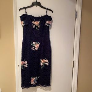 Nicole Miller Elegant Off-the-Shoulder Lace Dress with Embroidered Flowers!